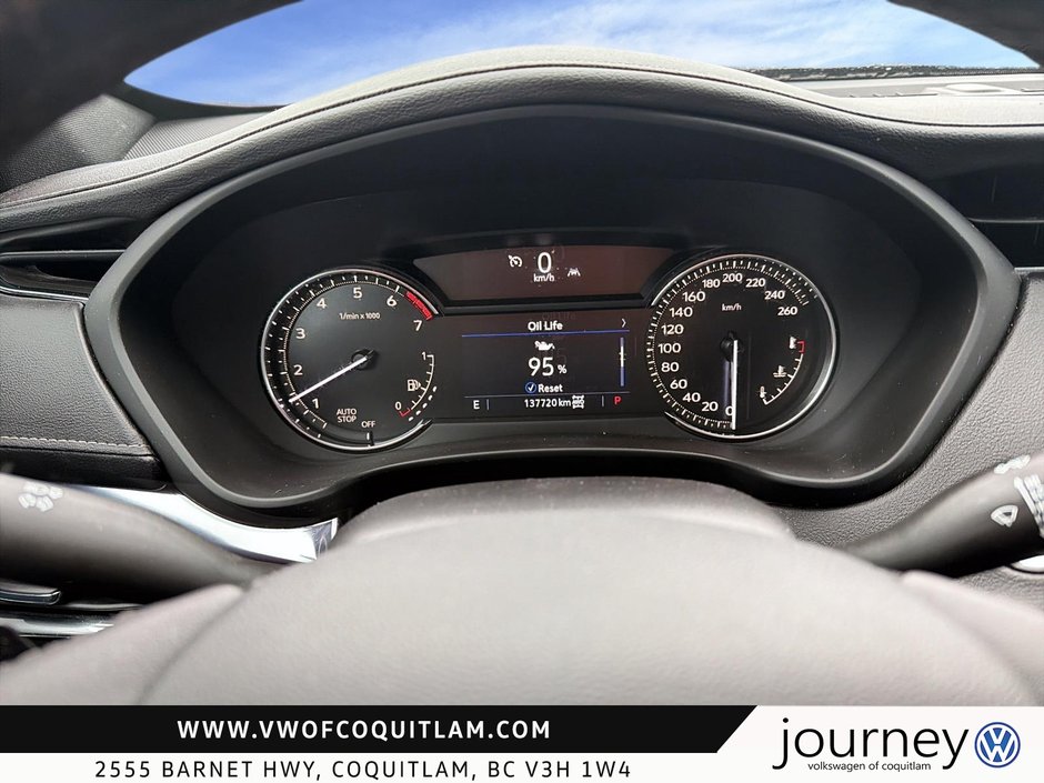 2022 Cadillac XT4 Luxury AWD-13