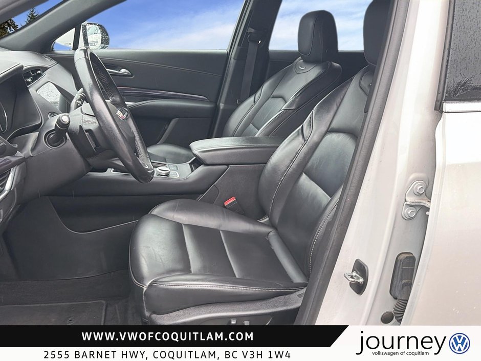 2022 Cadillac XT4 Luxury AWD-8