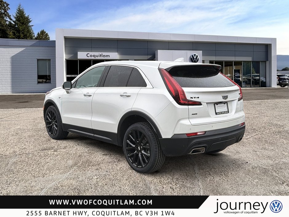 2022 Cadillac XT4 Luxury AWD-3