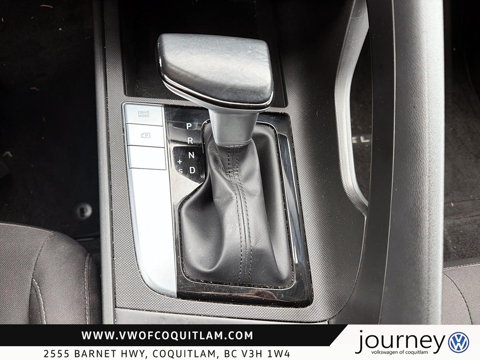 2021 Hyundai Elantra Sedan Preferred IVT-14