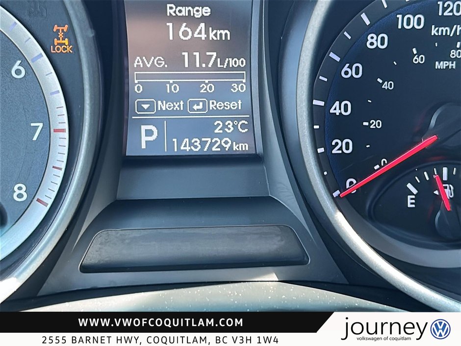 2015 Hyundai Santa Fe Sport 2.4L AWD Premium-13