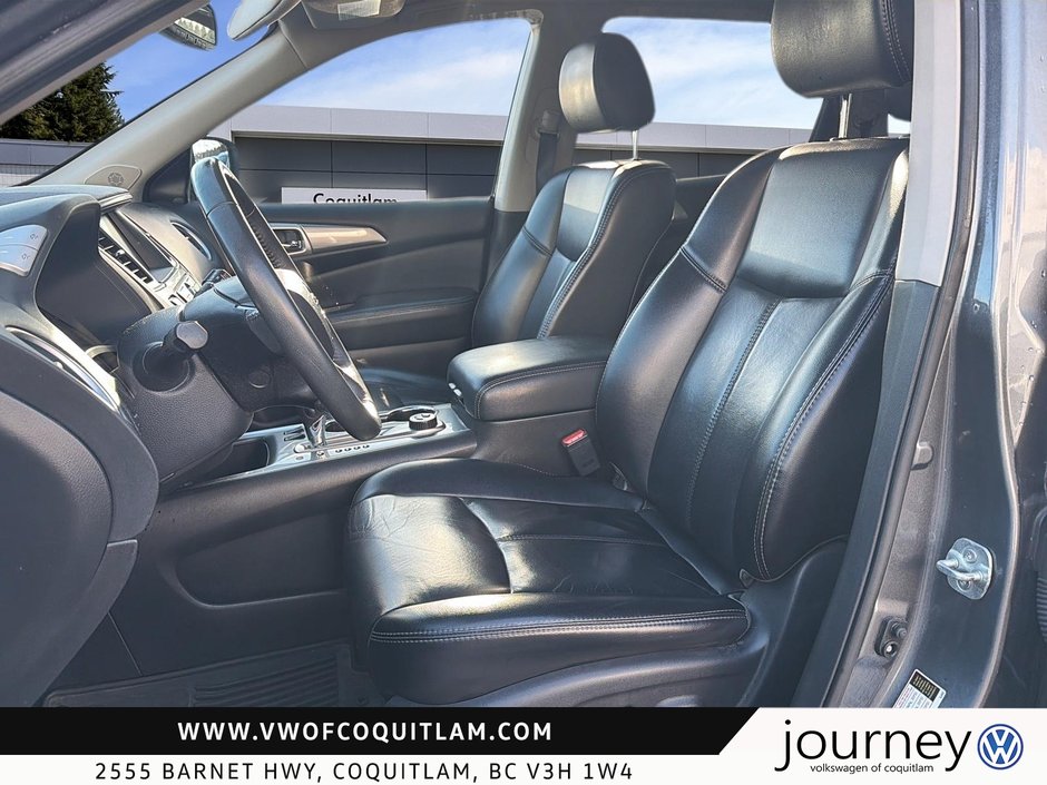 2018 Nissan Pathfinder Midnight Edition V6 4x4 at-8