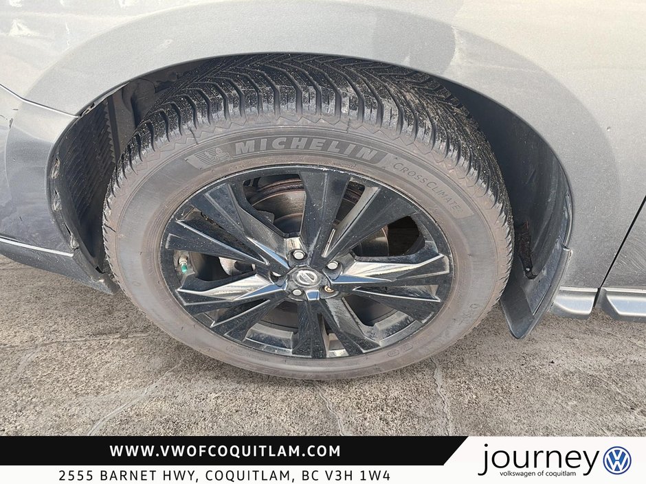 2018 Nissan Pathfinder Midnight Edition V6 4x4 at-6