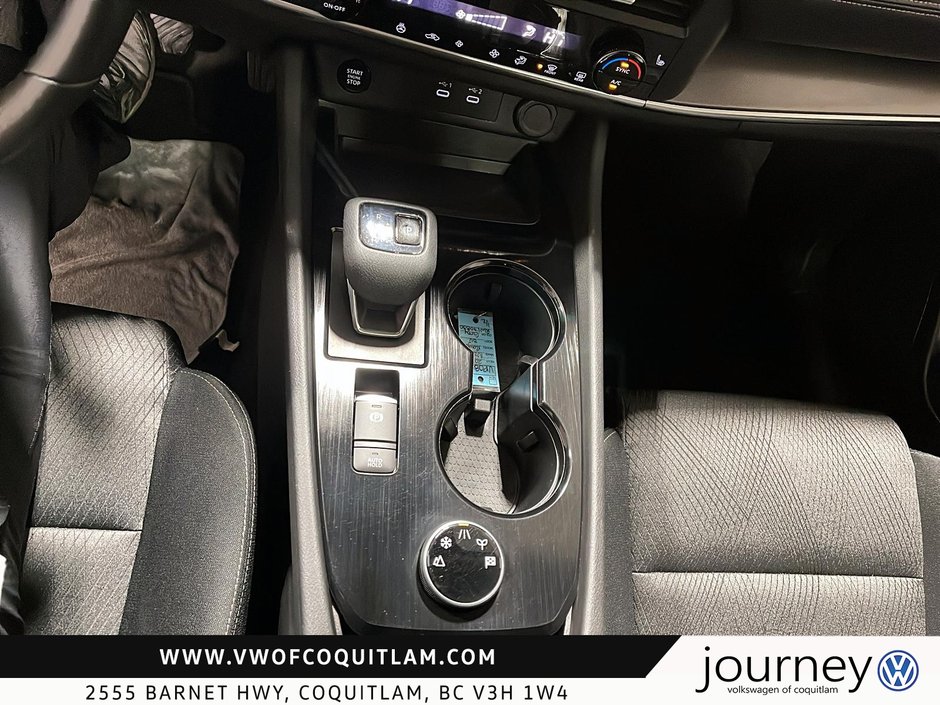 2024 Nissan Rogue AWD SV Moonroof-14