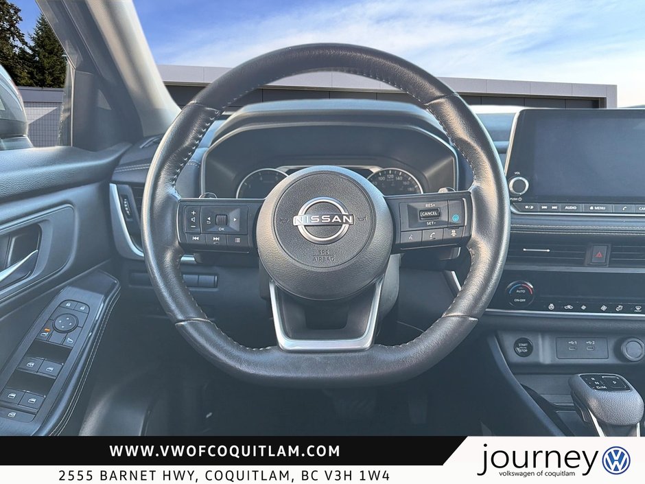 2024 Nissan Rogue AWD SV Moonroof-11