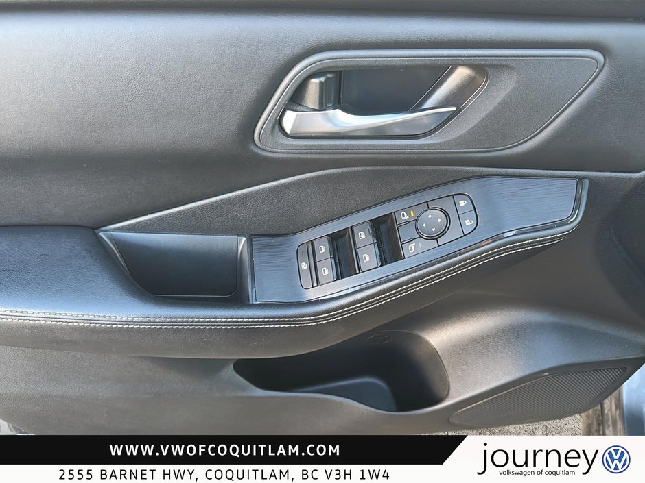 2024 Nissan Rogue AWD SV Moonroof-10