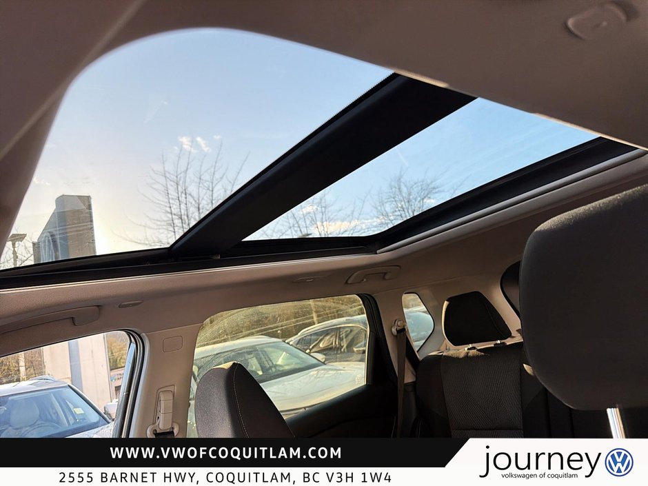 2024 Nissan Rogue AWD SV Moonroof-15