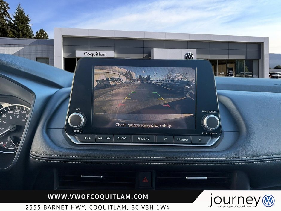 2024 Nissan Rogue AWD SV Moonroof-17