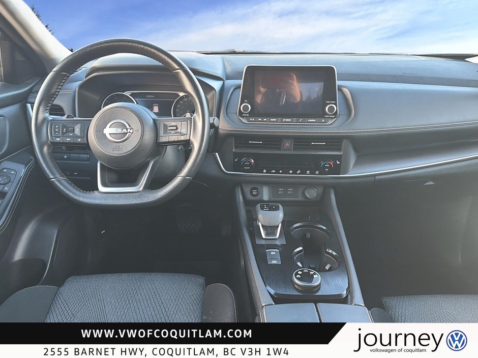 2024 Nissan Rogue AWD SV Moonroof-9