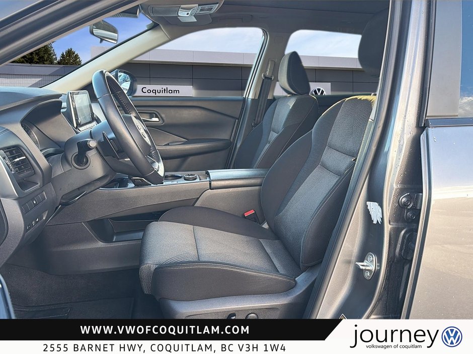 2024 Nissan Rogue AWD SV Moonroof-8