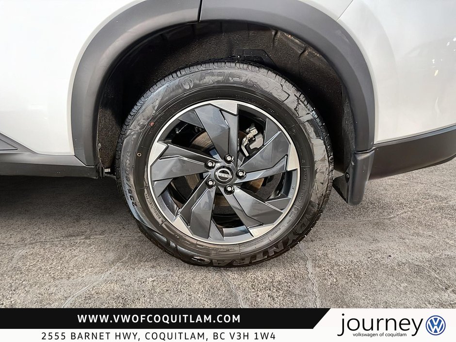 2024 Nissan Rogue AWD SV Moonroof-6