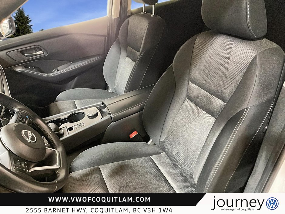 2024 Nissan Rogue AWD SV Moonroof-8