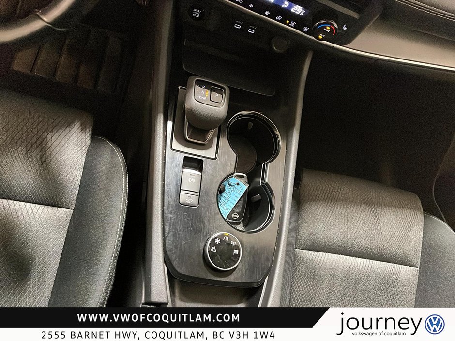 2024 Nissan Rogue AWD SV Moonroof-14