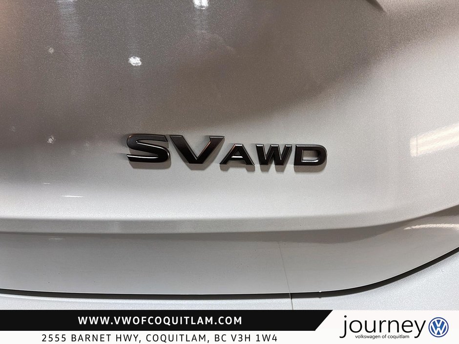 2024 Nissan Rogue AWD SV Moonroof-16