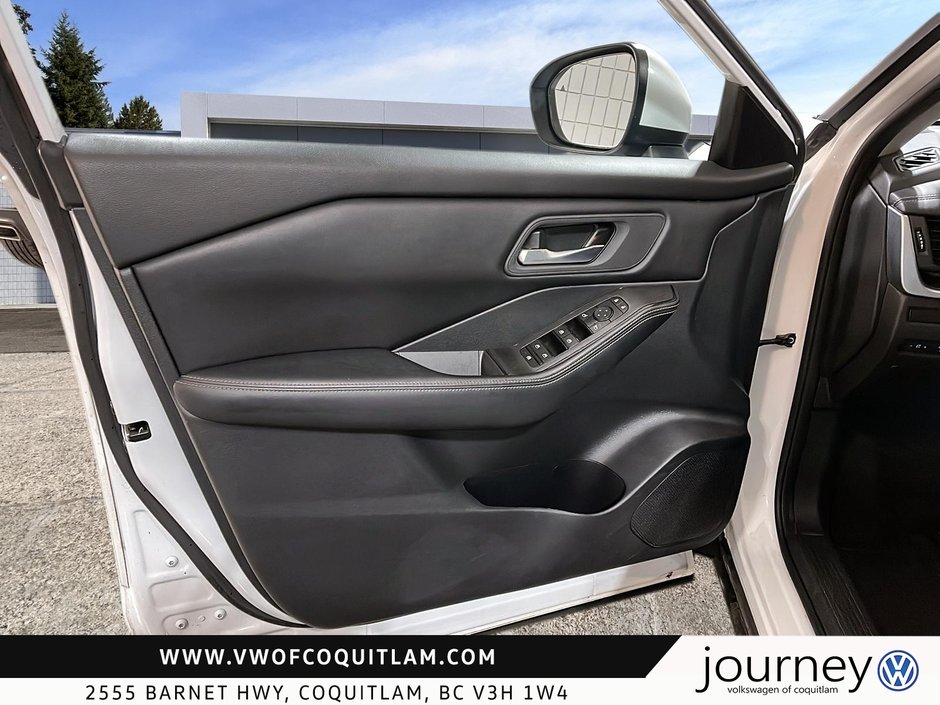 2024 Nissan Rogue AWD SV Moonroof-10