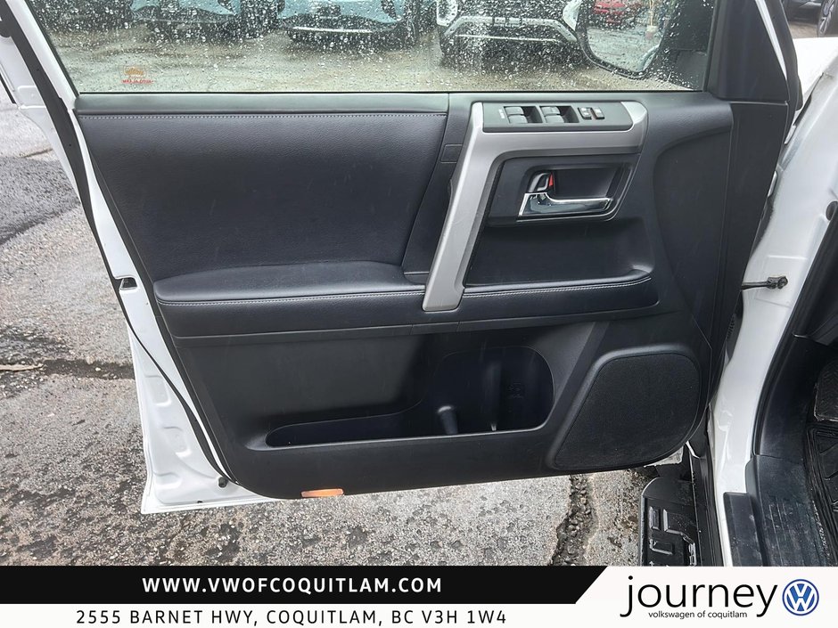 2018 Toyota 4Runner SR5 V6 5A-10