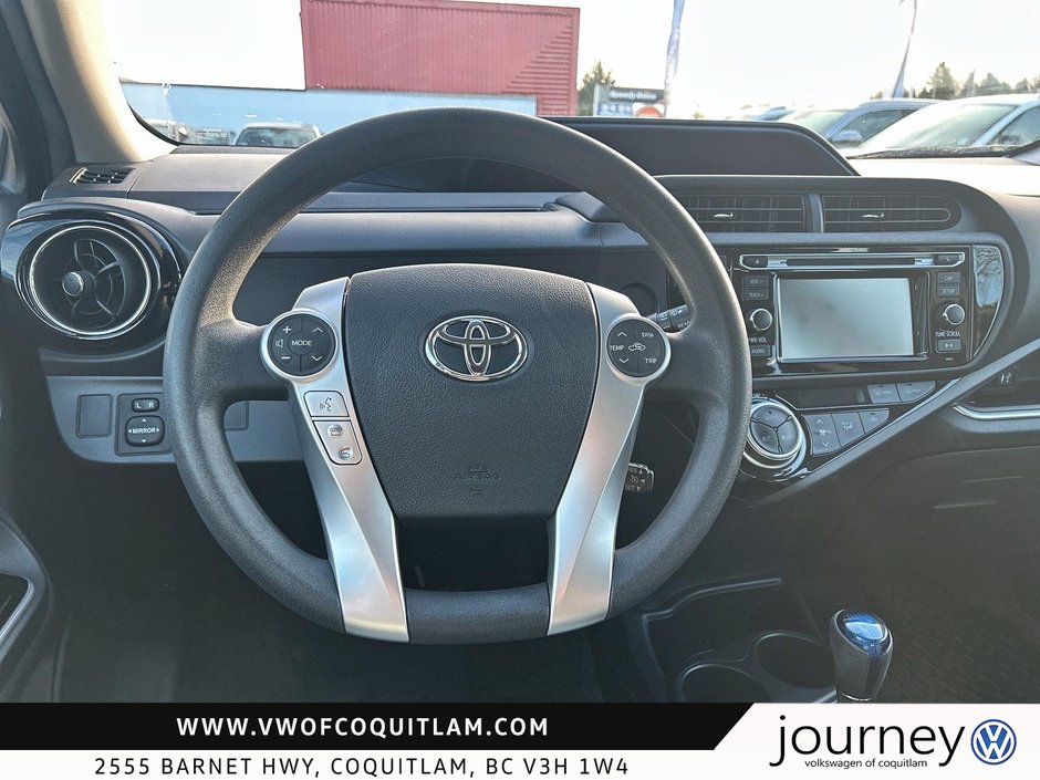 2016 Toyota Prius C Tech-9