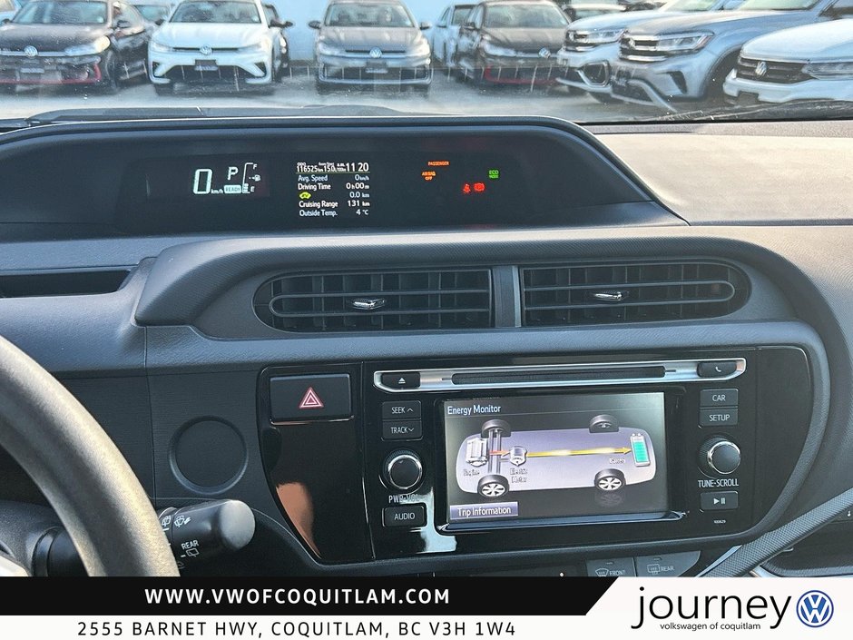 2016 Toyota Prius C Tech-11