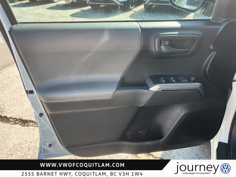 2023 Toyota Tacoma 4X4 Double Cab 6A-10