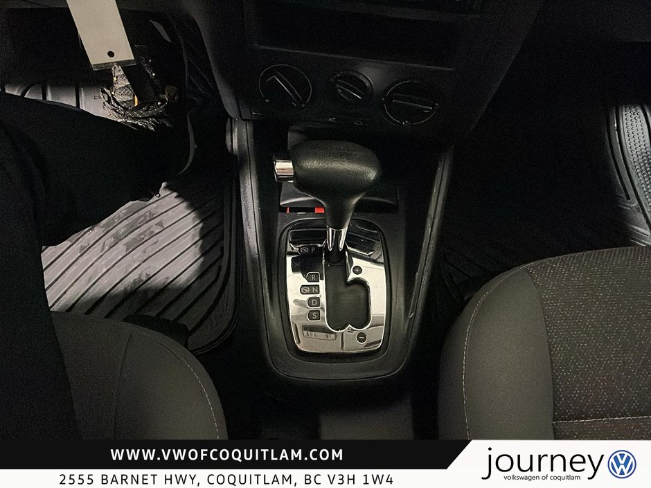 2010 Volkswagen City Golf 2.0 at-14