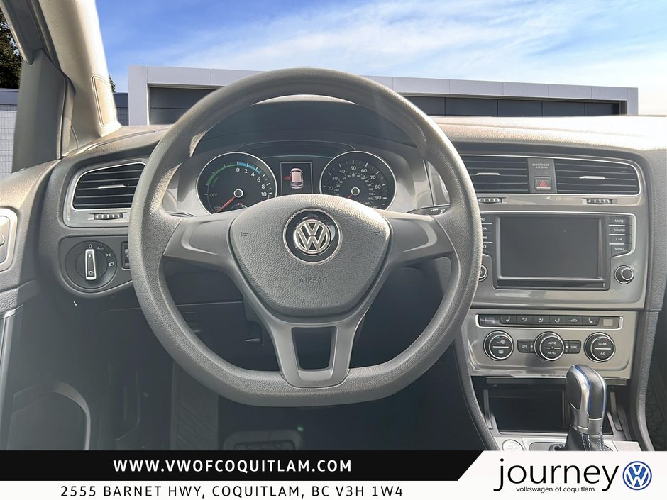 2016 Volkswagen e-Golf (U.S. Model) SE-11