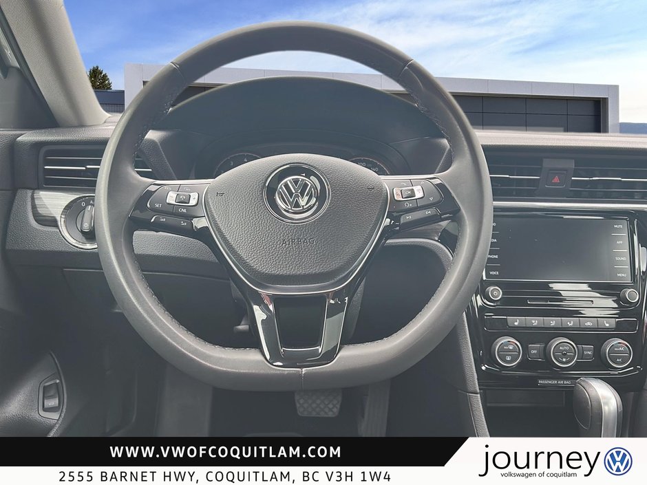2021 Volkswagen Passat Highline 2.0T 6sp at w/Tip-11