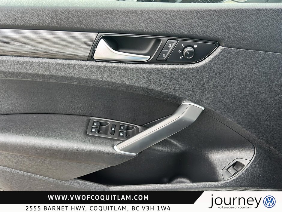 2021 Volkswagen Passat Highline 2.0T 6sp at w/Tip-10