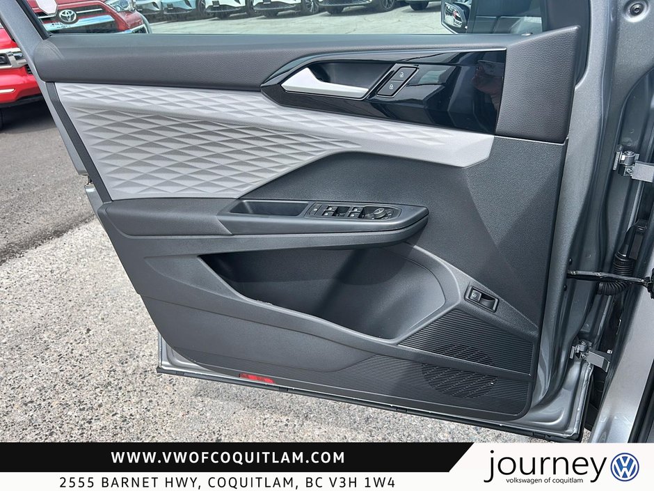 2023 Volkswagen Taos Trendline 1.5T 8sp at w/ Tip-11