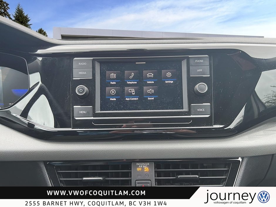 2023 Volkswagen Taos Trendline 1.5T 8sp at w/ Tip-17