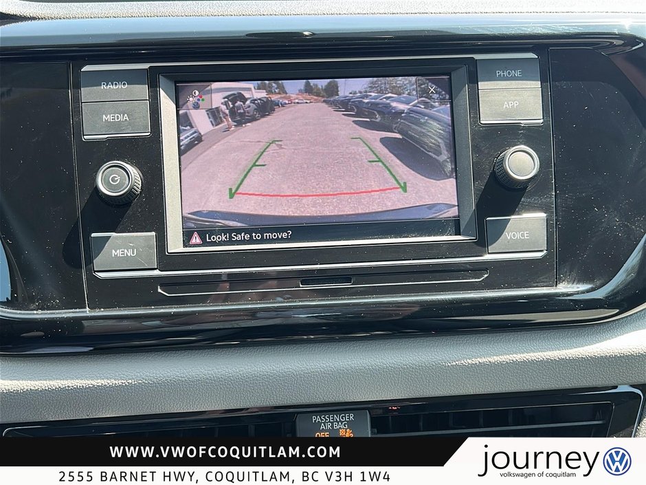 2024 Volkswagen Taos Trendline 1.5T 8sp at w/ Tip-16