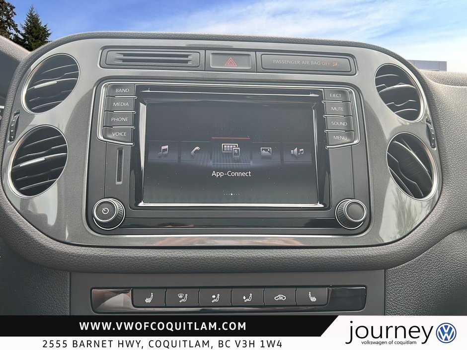 2017 Volkswagen Tiguan Wolfsburg Edition 2.0T 6sp at w/Tip 4M-18