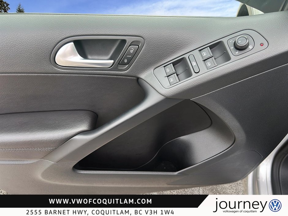 2017 Volkswagen Tiguan Wolfsburg Edition 2.0T 6sp at w/Tip 4M-10