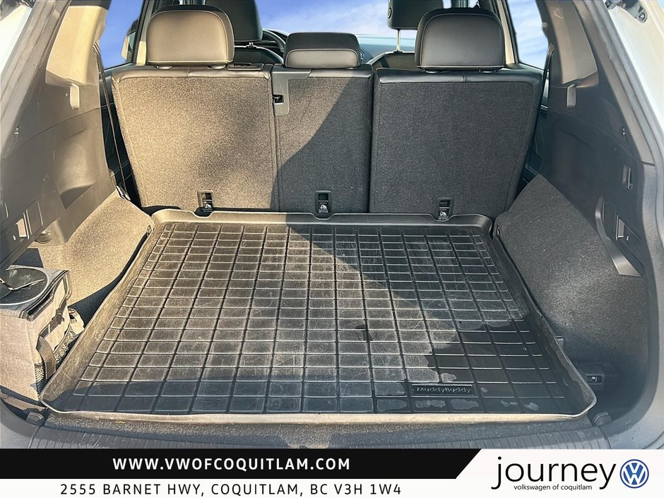 2022 Volkswagen Tiguan Comfortline R-Line Black 2.0T 8sp at w/Tip 4M-5