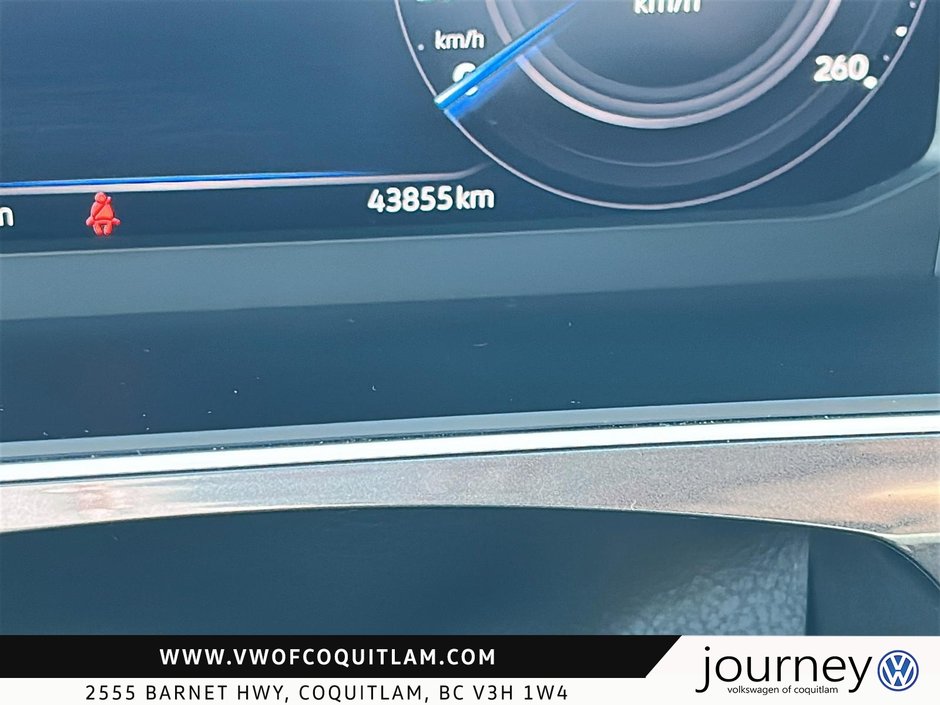 2023 Volkswagen Tiguan Comfortline R-Line Black 2.0T 8sp at w/Tip 4M-11