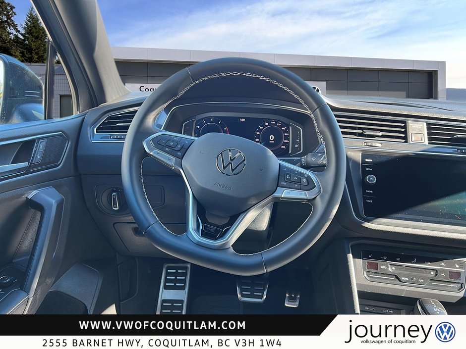 2023 Volkswagen Tiguan Comfortline R-Line Black 2.0T 8sp at w/Tip 4M-11
