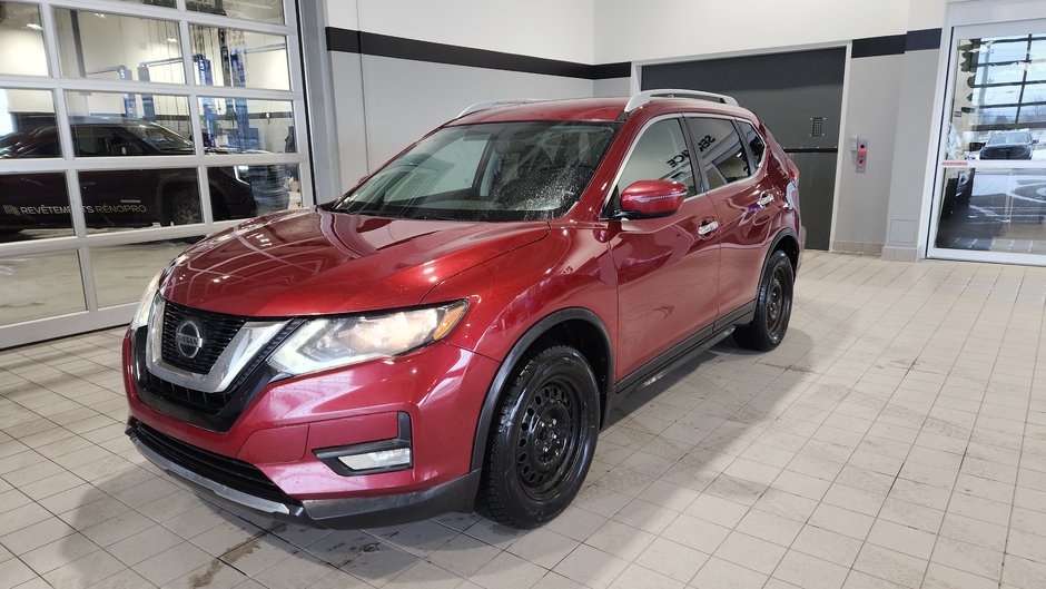 Nissan Rogue SV AWD 2018 à Charlemagne, Québec