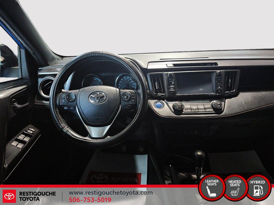 2017 Toyota RAV4 Hybrid SE-8