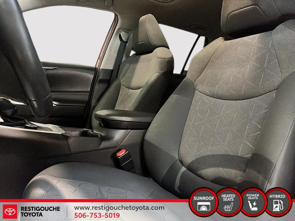 Toyota RAV4 Hybrid XLE 2023-7