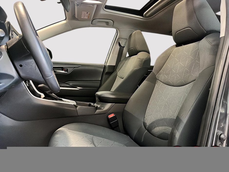 Toyota RAV4 XLE 2022-7