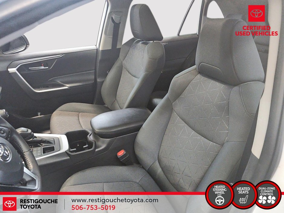 Toyota RAV4 XLE 2023-7