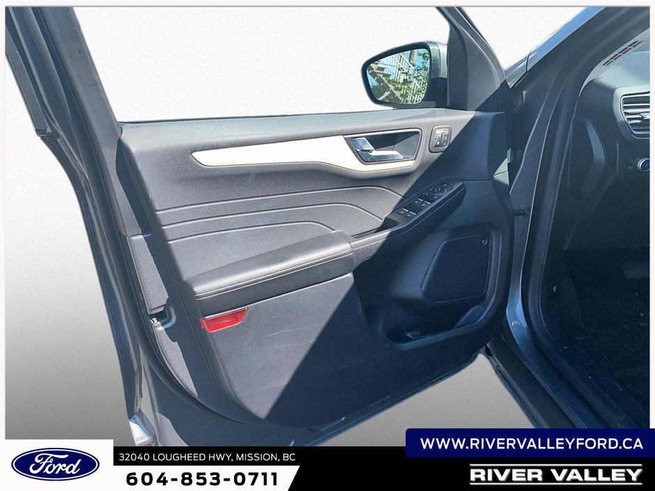 2022 Ford Escape Plug-In Hybrid Titanium-8