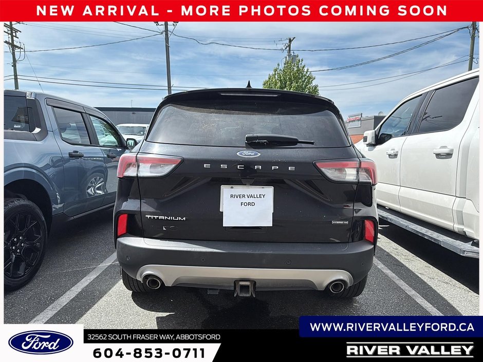 2022 Ford Escape Titanium Hybrid-2