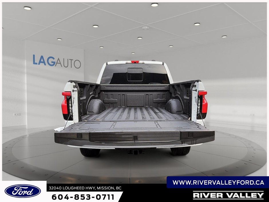 2025 Ford F-150 Lightning Lariat-13