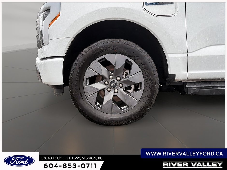 2025 Ford F-150 Lightning Lariat-5