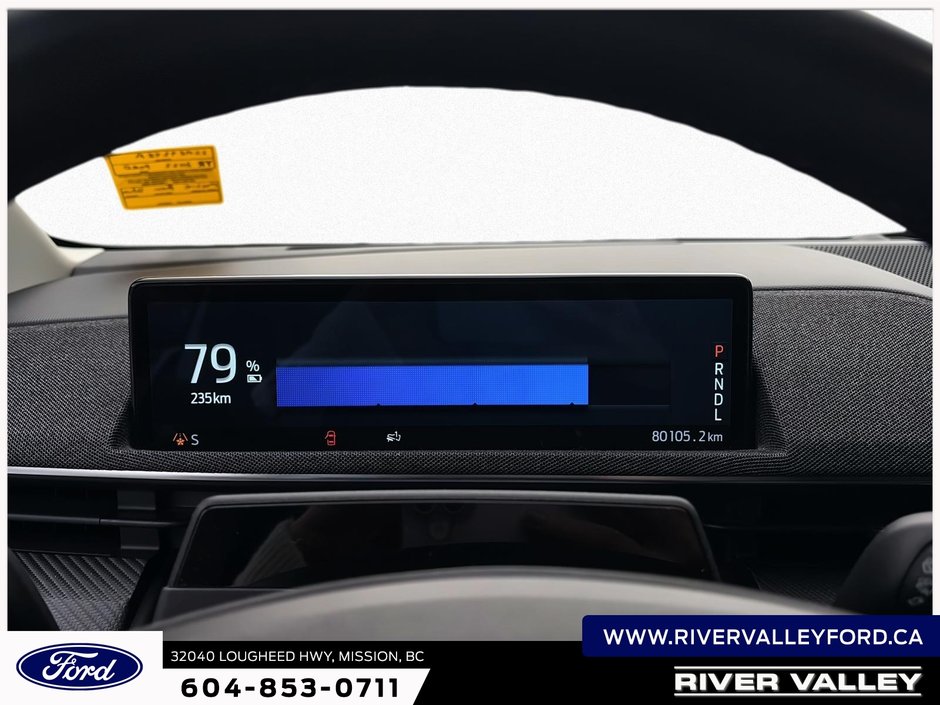 2022 Ford Mustang Mach-E Premium-11