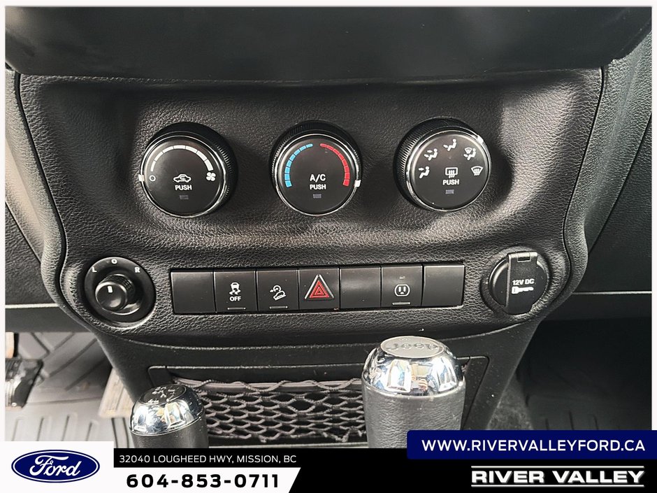 2018 Jeep Wrangler JK Unlimited Sahara-13