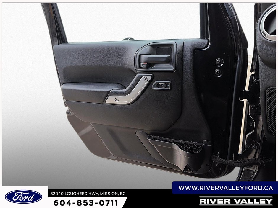 2018 Jeep Wrangler JK Unlimited Sahara-9