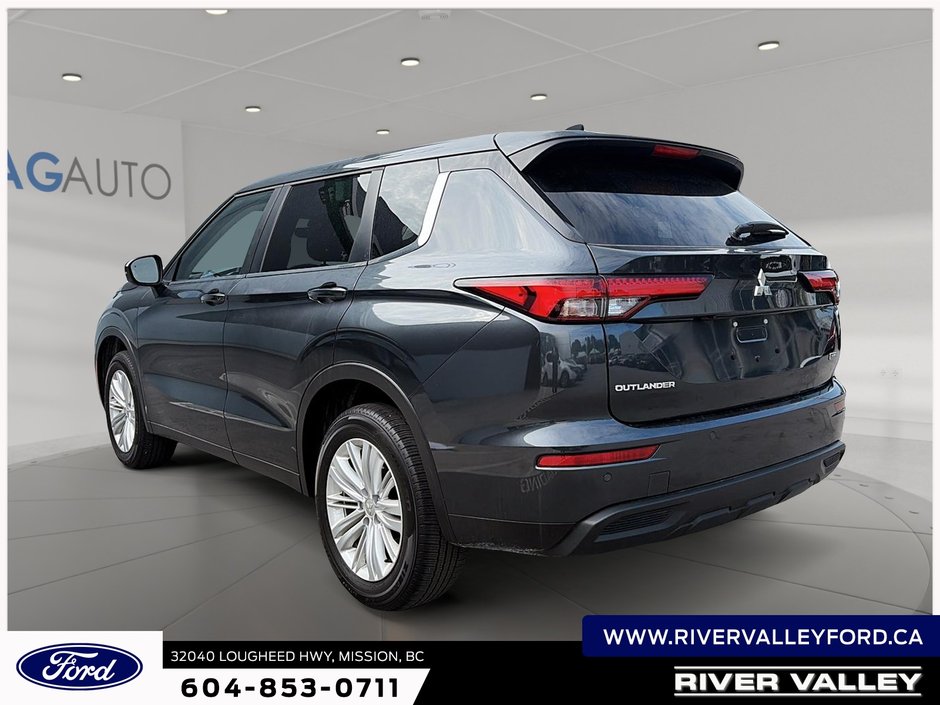 2024 Mitsubishi Outlander ES-3