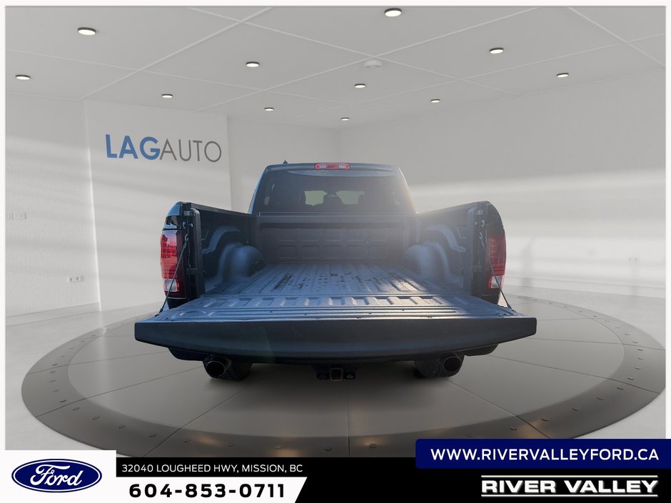 2024 Ram 1500 Classic Warlock-13