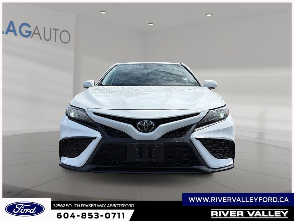 2022 Toyota Camry SE-1